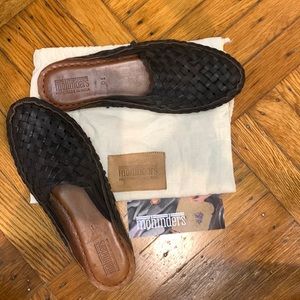 Black Mohinders woven slides - size 10